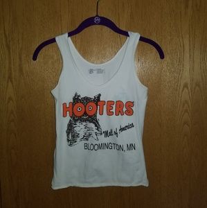 Hooters Shirt
